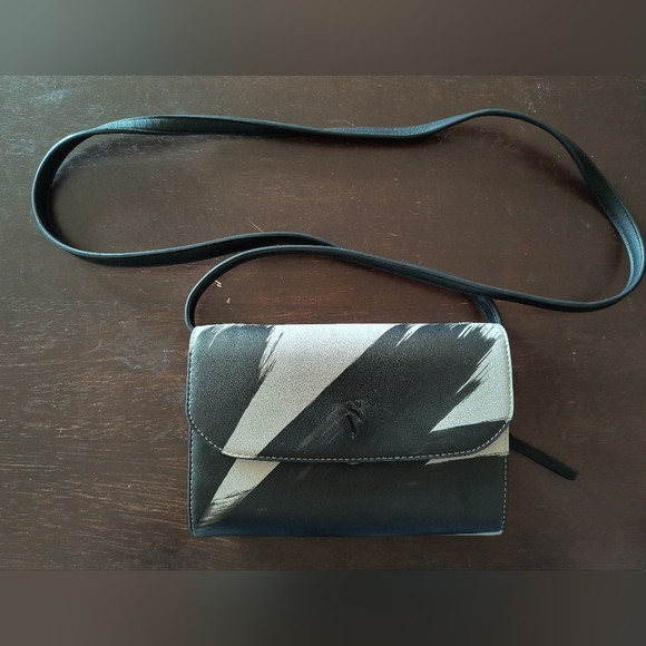 Simply Vera Vera Wang Signature Mini Crossbody Bag - Picture 1 of 3